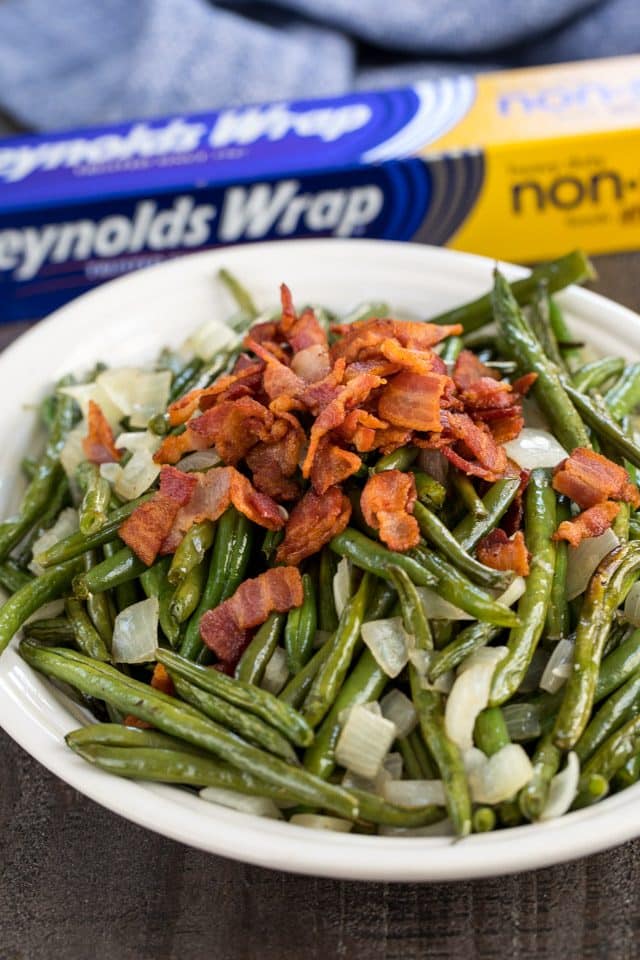 Oven roasted green beans with bacon