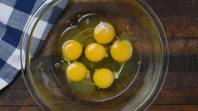 How to make Hashbrown Casserole with sausage, eggs, and cheese.