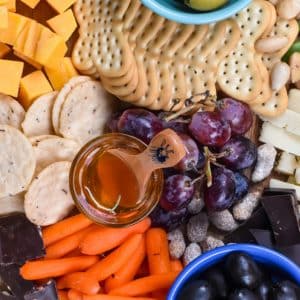 how to make an easy cheese board (charcuterie for beginners)