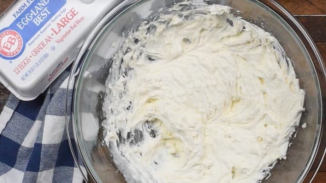 How to make a Tiramisu Cake Roll