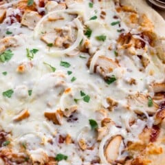 overhead shot of bbq chicken pizza