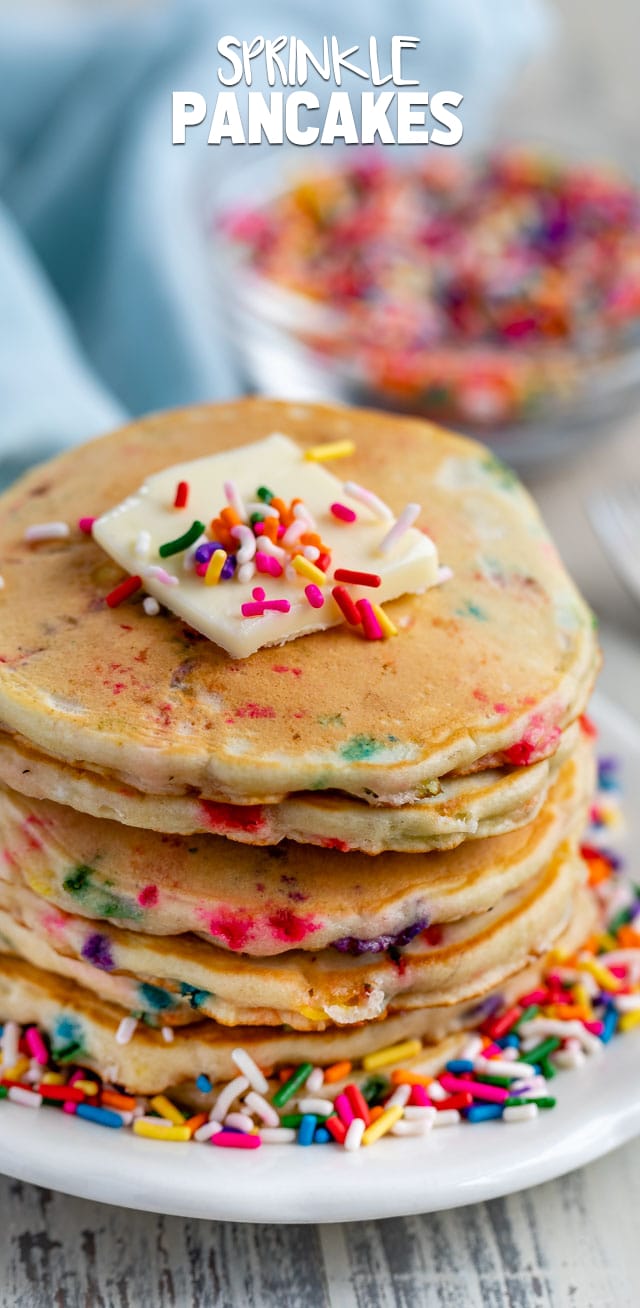 sprinkle pancakes in stack
