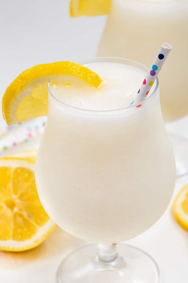 limonada congelada em vidro