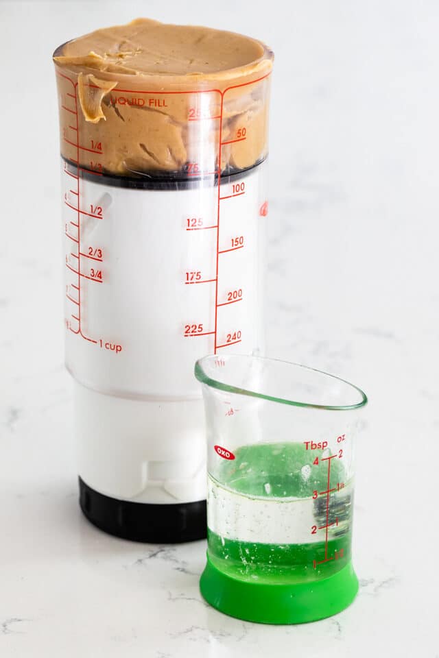 Cooking Measurements — Measuring Liquid and Dry Ingredients — Eatwell101