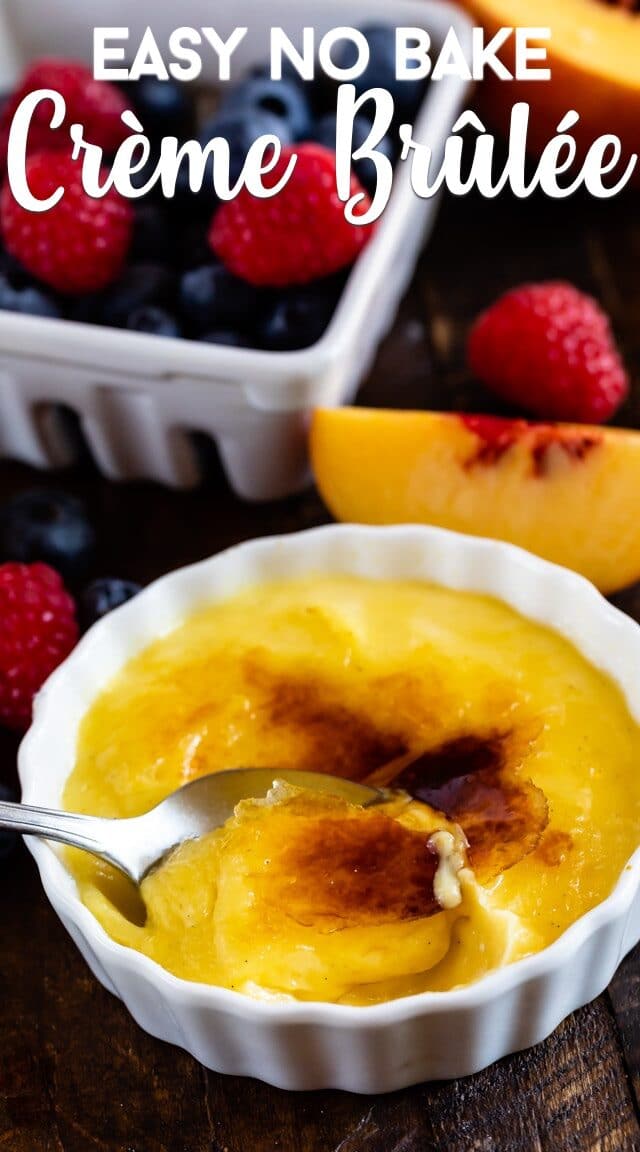 spoon in creme brÃ»lÃ©e 