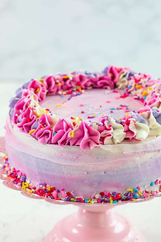 What Kind Of Cake Do You Find At A Fabric Store : Do you grease the insides of cupcake liners when baking ... : Are you more of a bundt cake or a birthday cake?