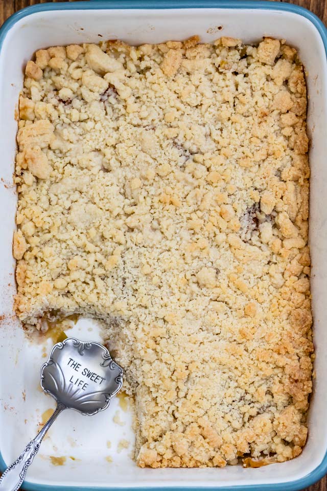 overhead shot of apple crisp in pan