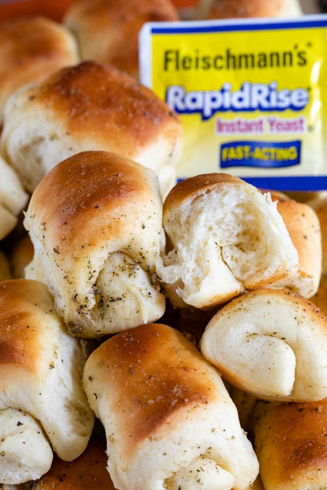 dinner rolls with yeast packet