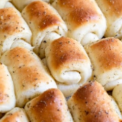 pan of dinner rolls