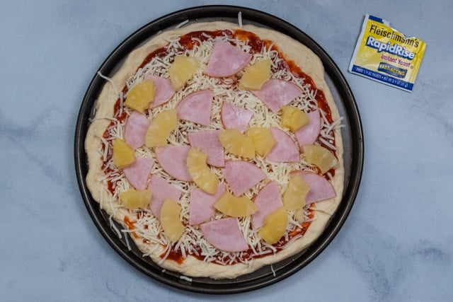 hawaiian pizza with pineapple and bacon