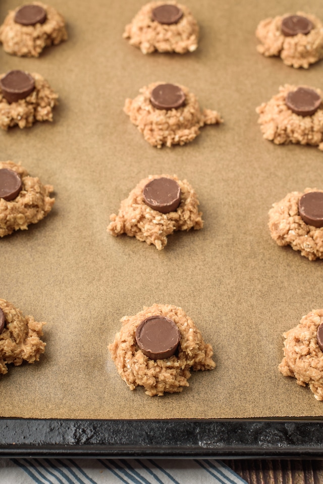 cookies on cookie sheet