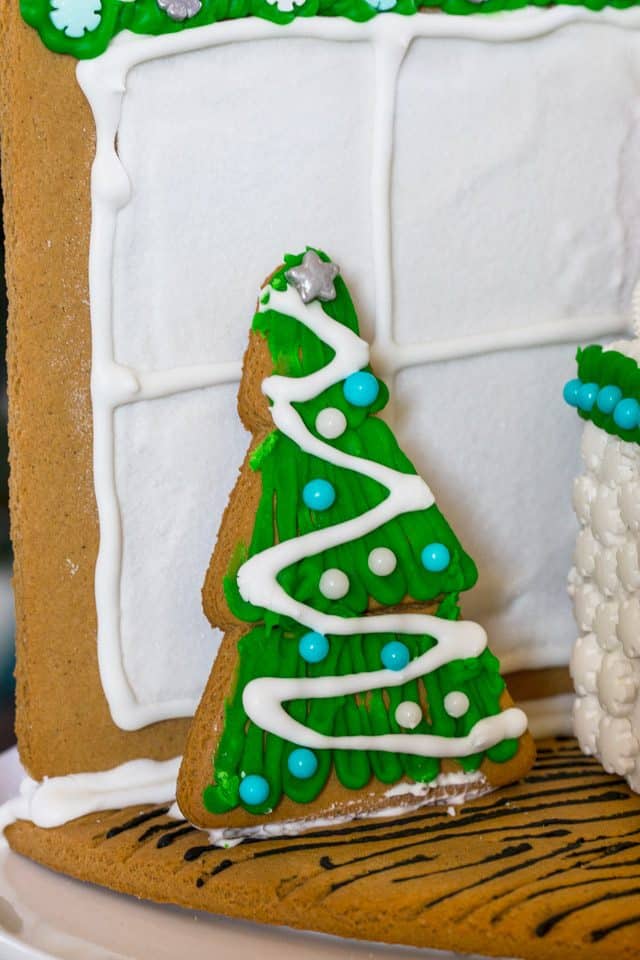 how to make a gingerbread scene cozy fireplace wilton