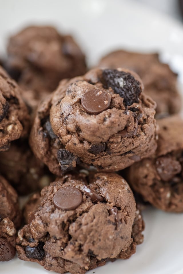 Triple chocolate oreo cookies