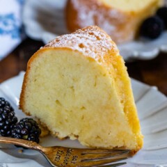 Sour cream pound cake