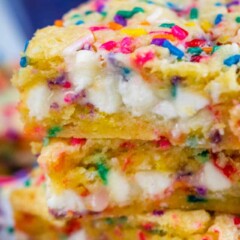 close up of funfetti gooey bars