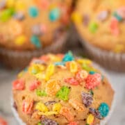 Colorful fruity pebble muffins
