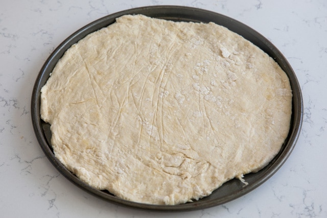 No rise pizza crust dough on pizza pan