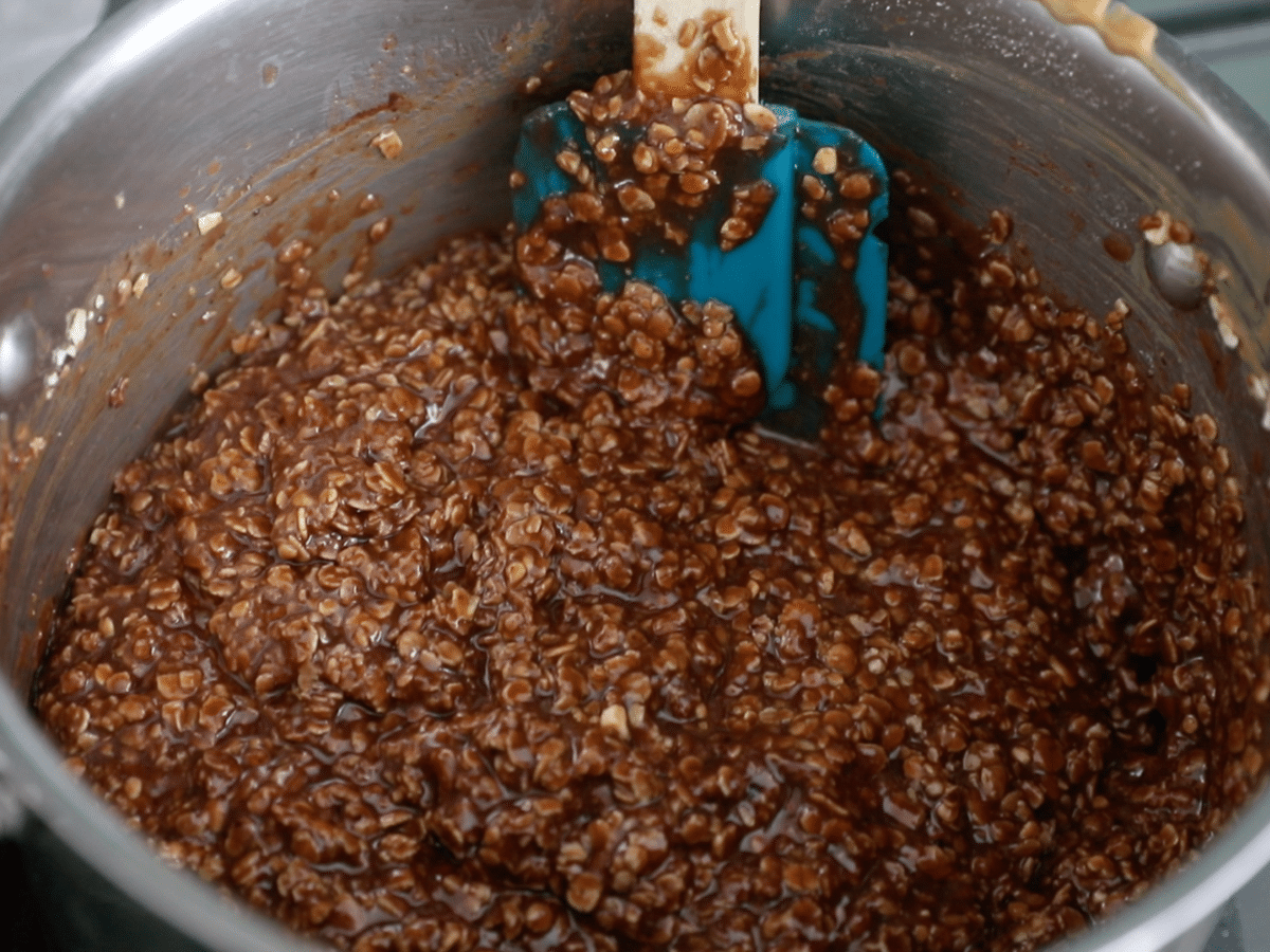pan with oat chocolate mixture.