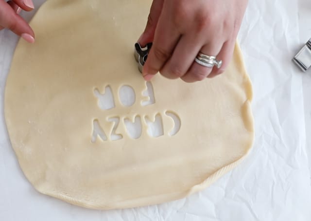 decorative pie crust using cookie cutters