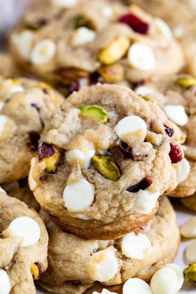 white chocolate cranberry cookie with pistachios close up