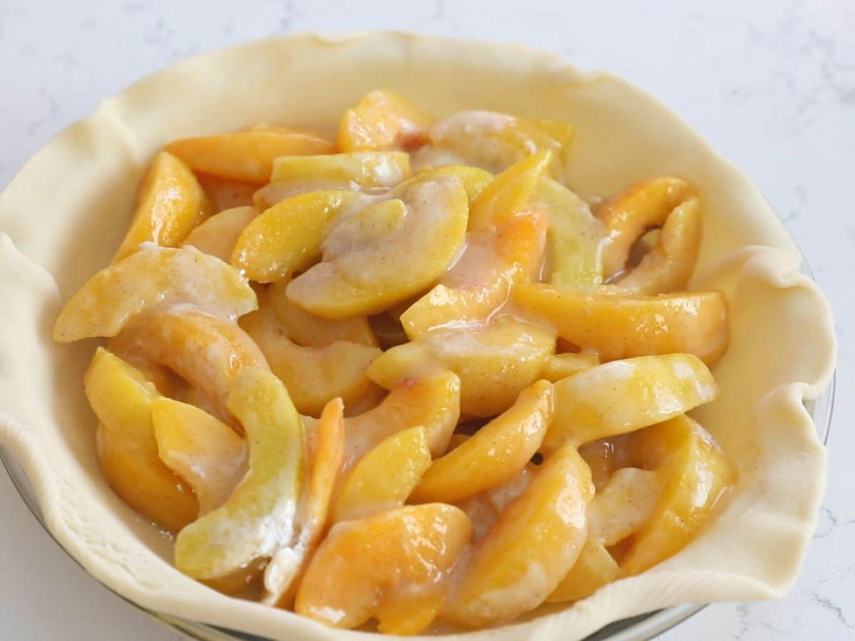 peaches in pie crust