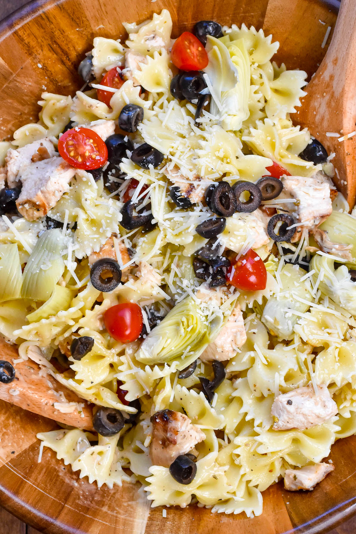 pasta salad with chicken in bowl