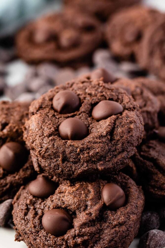 cookies on white plate close up