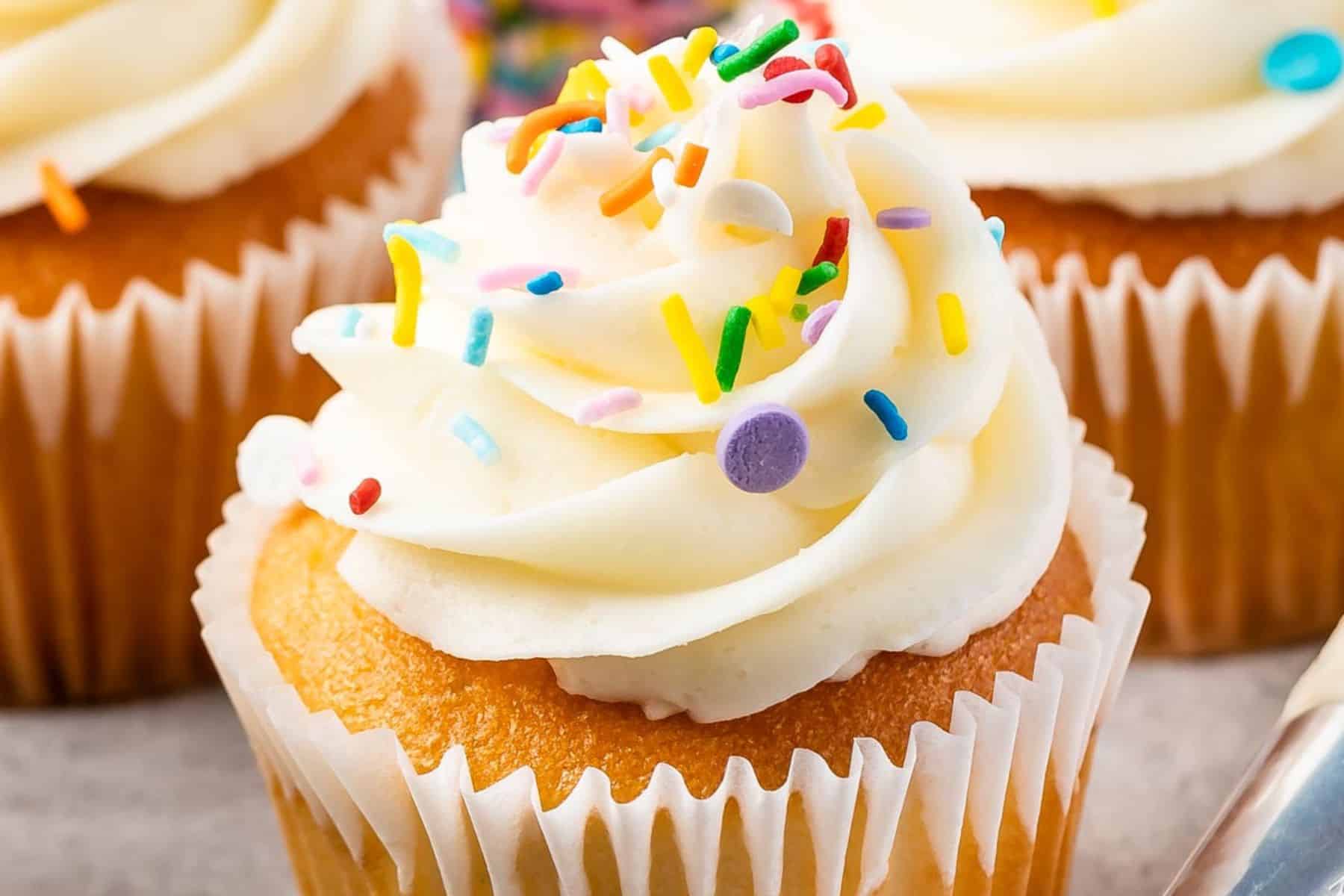 Buttercream Frosting Recipe - Crazy for Crust