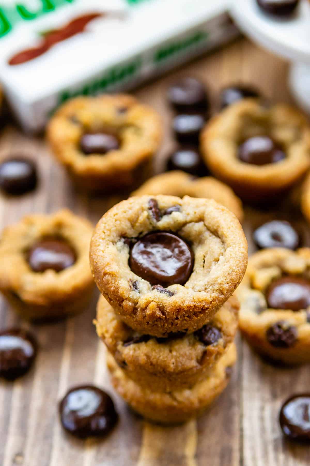 stacked cookie cups with junior mints in the middle