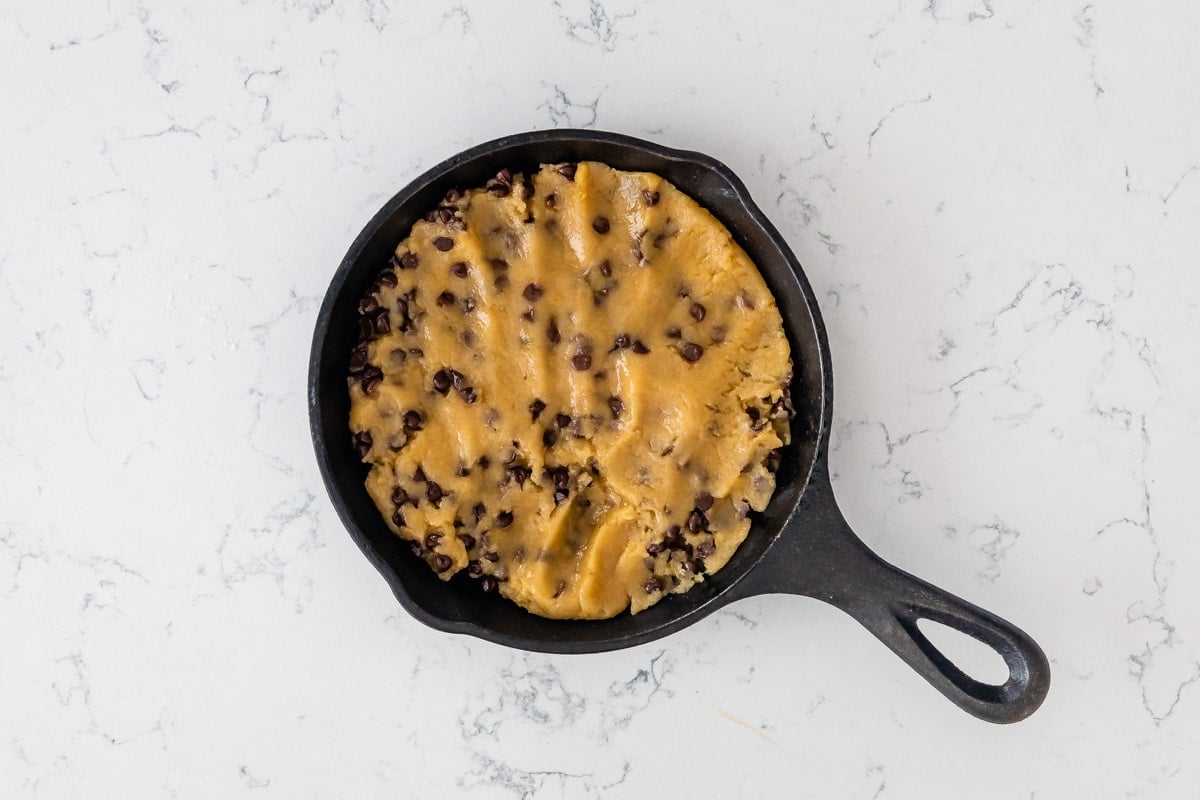 Skillet Chocolate Chip Cookie {Pizookie} - Two Peas & Their Pod