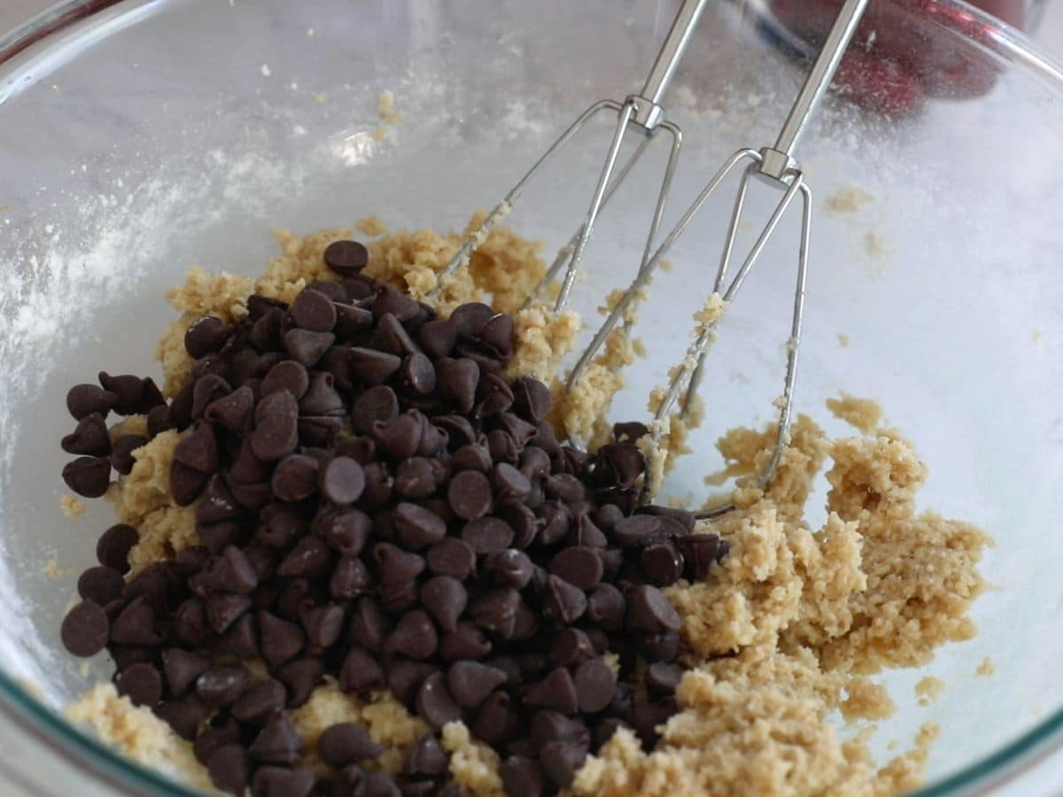 photos showig cookie dough in bowl with chocolate chips