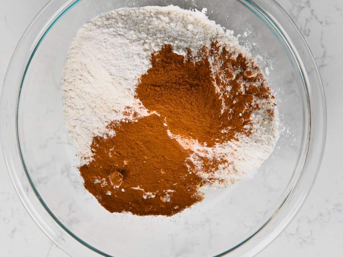 dry ingredients in glass bowl.