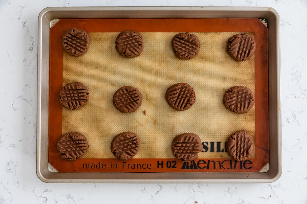 process of chocolate peanut butter cookies.