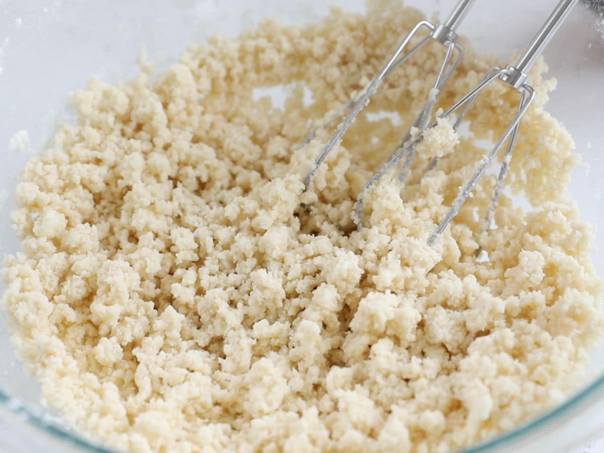 crumble in bowl