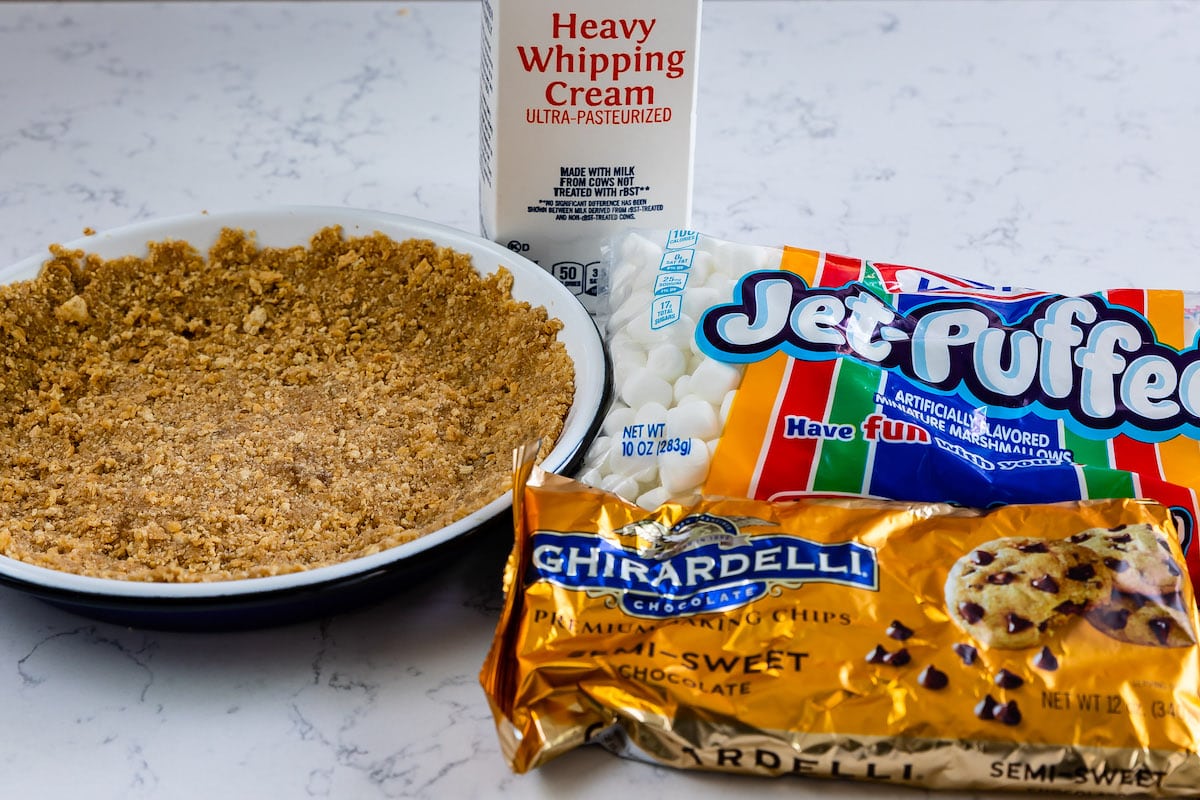 ingredients in s'mores pie.