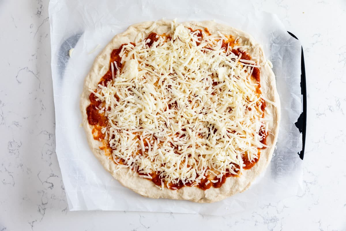 process shot of zucchini pizza.