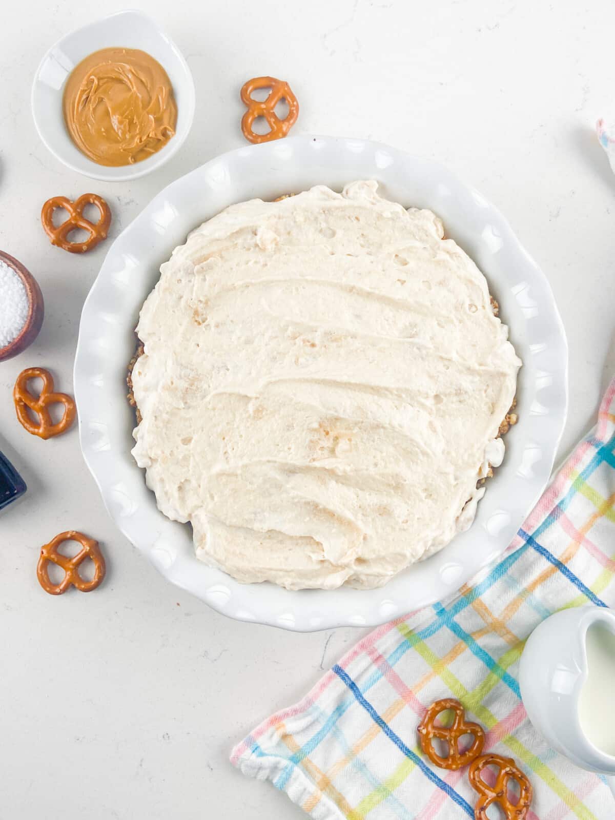 process shot of pretzel peanut butter pie.