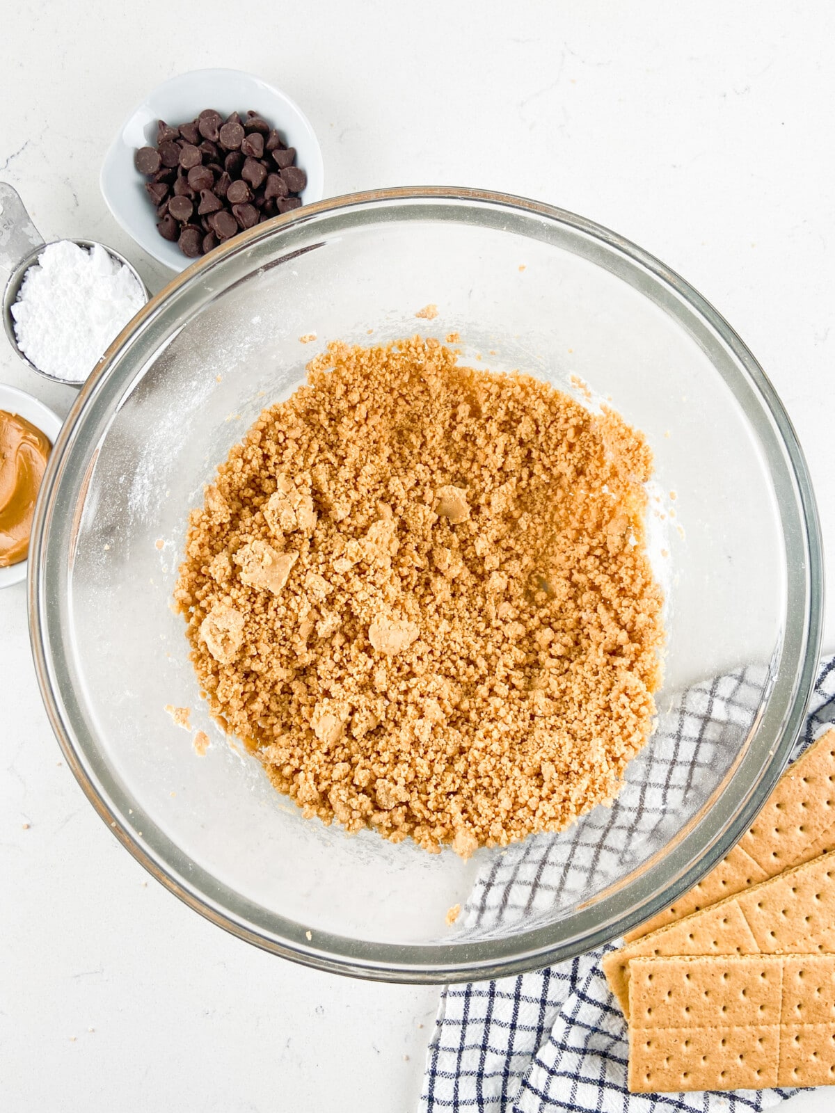 graham crackers in bowl.