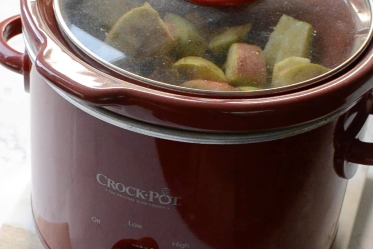 process shot of crockpot applesauce