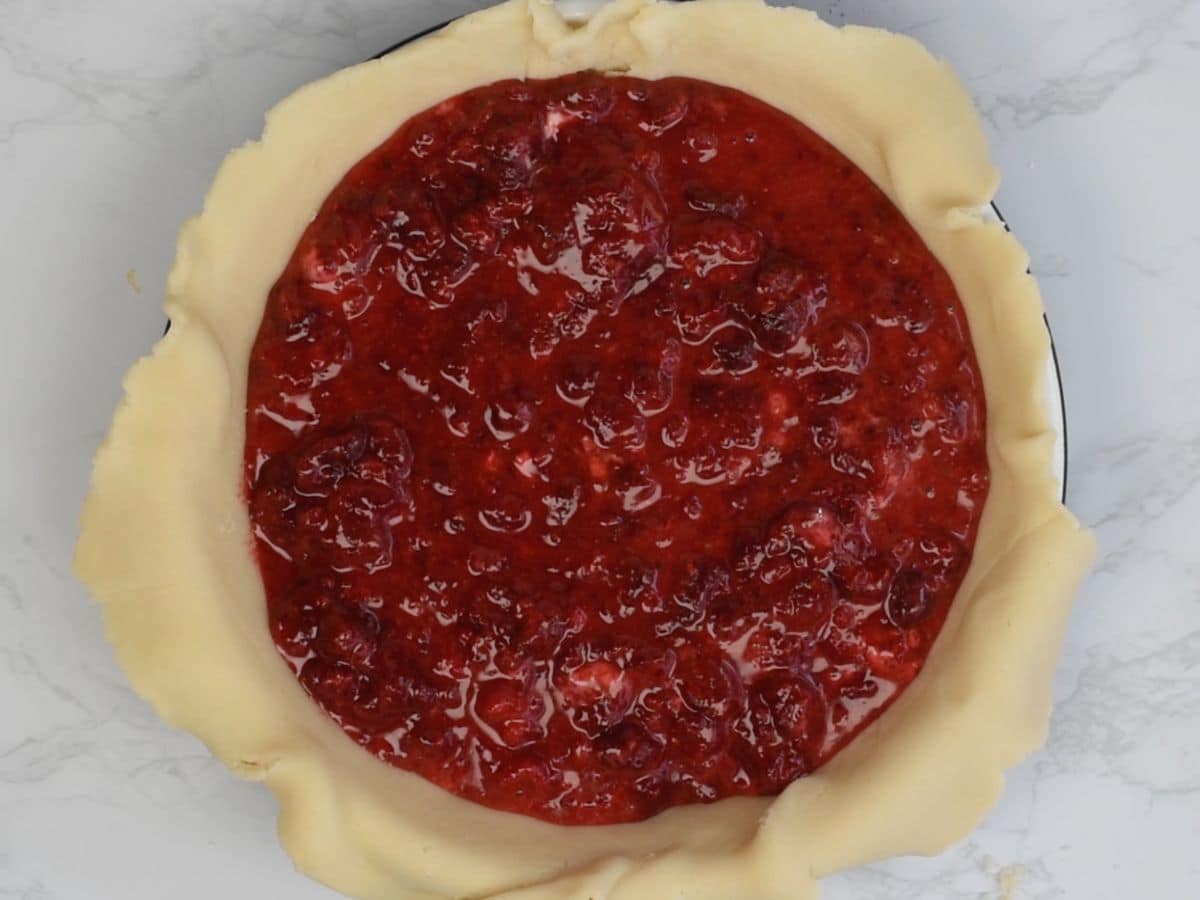 process shot of raspberry pie.