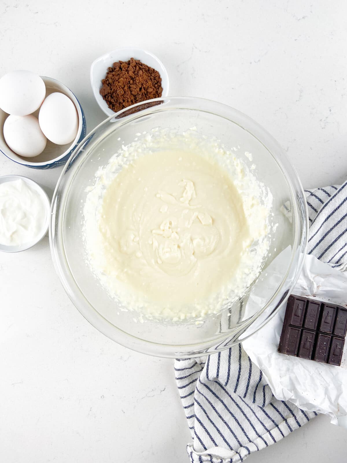 process shot of mini marble cheesecakes.