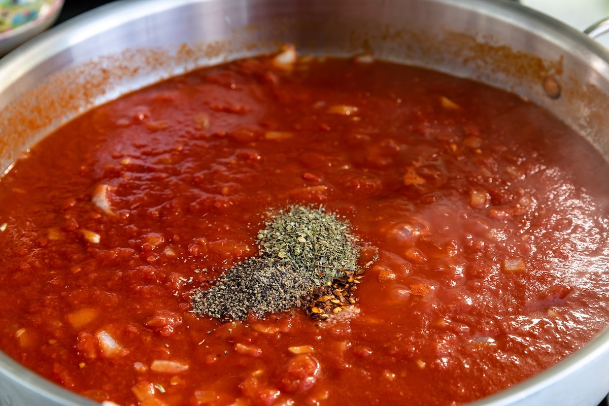 process shot of 30 minutes pasta sauce.