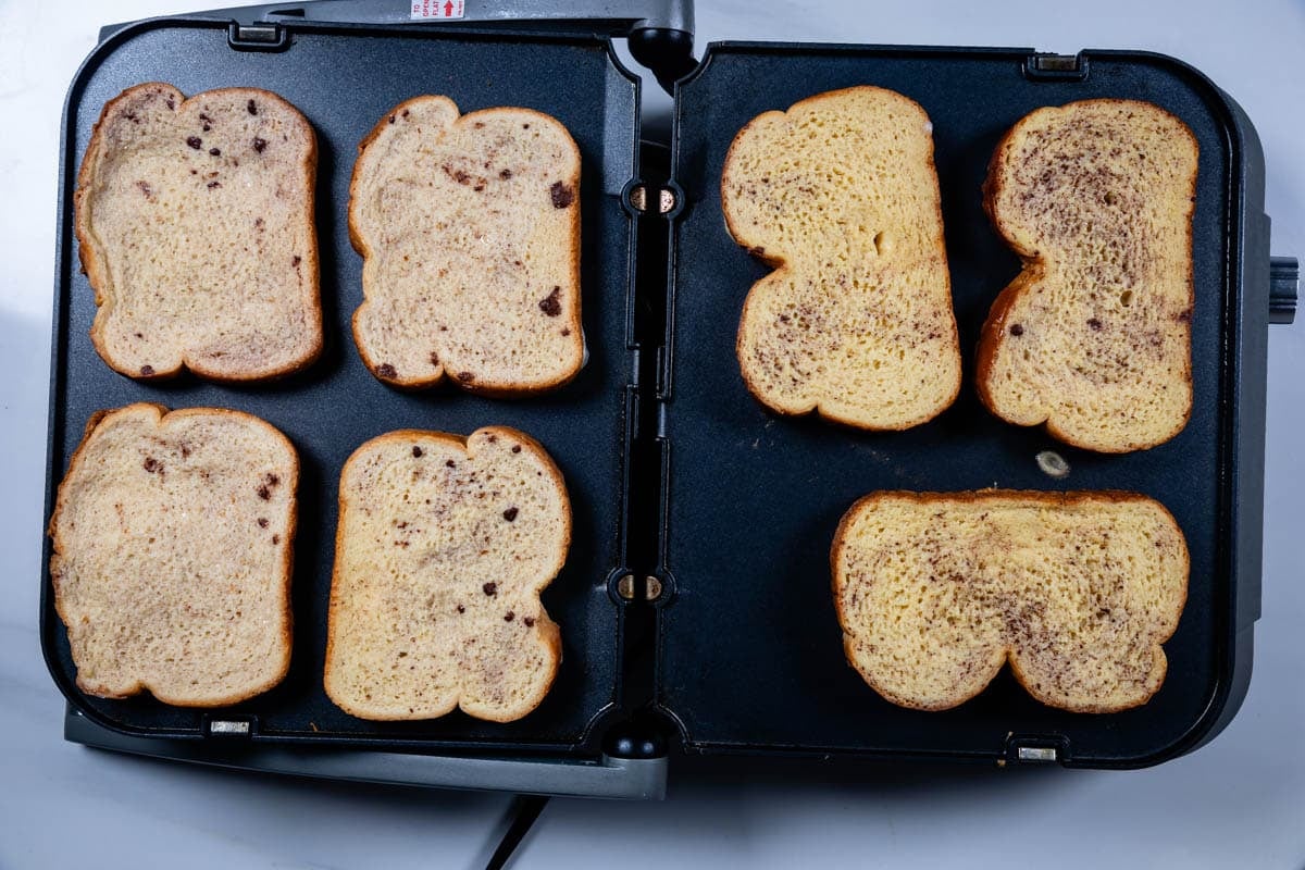 process shot of French toast being made.