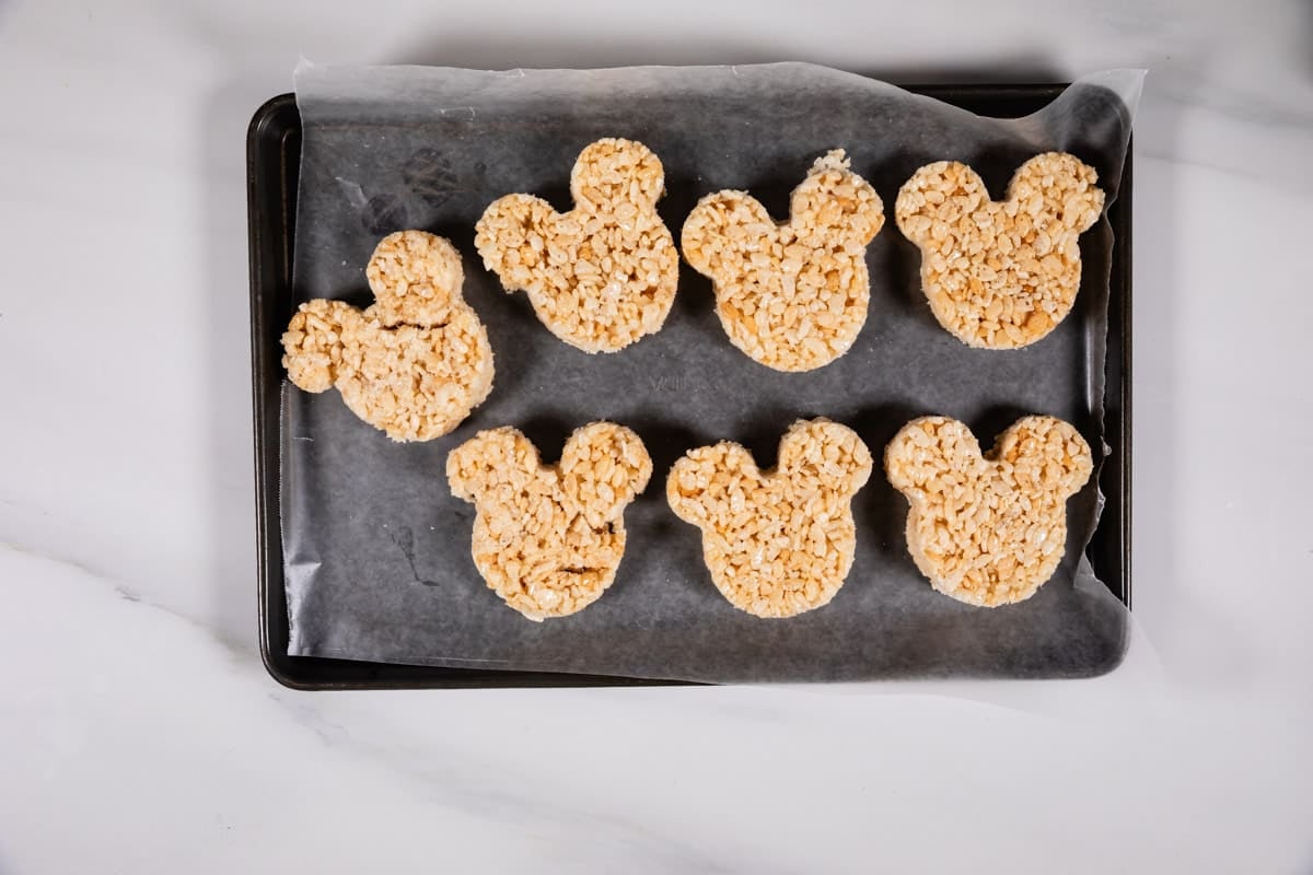 process shot of disney Rice Krispie treats.