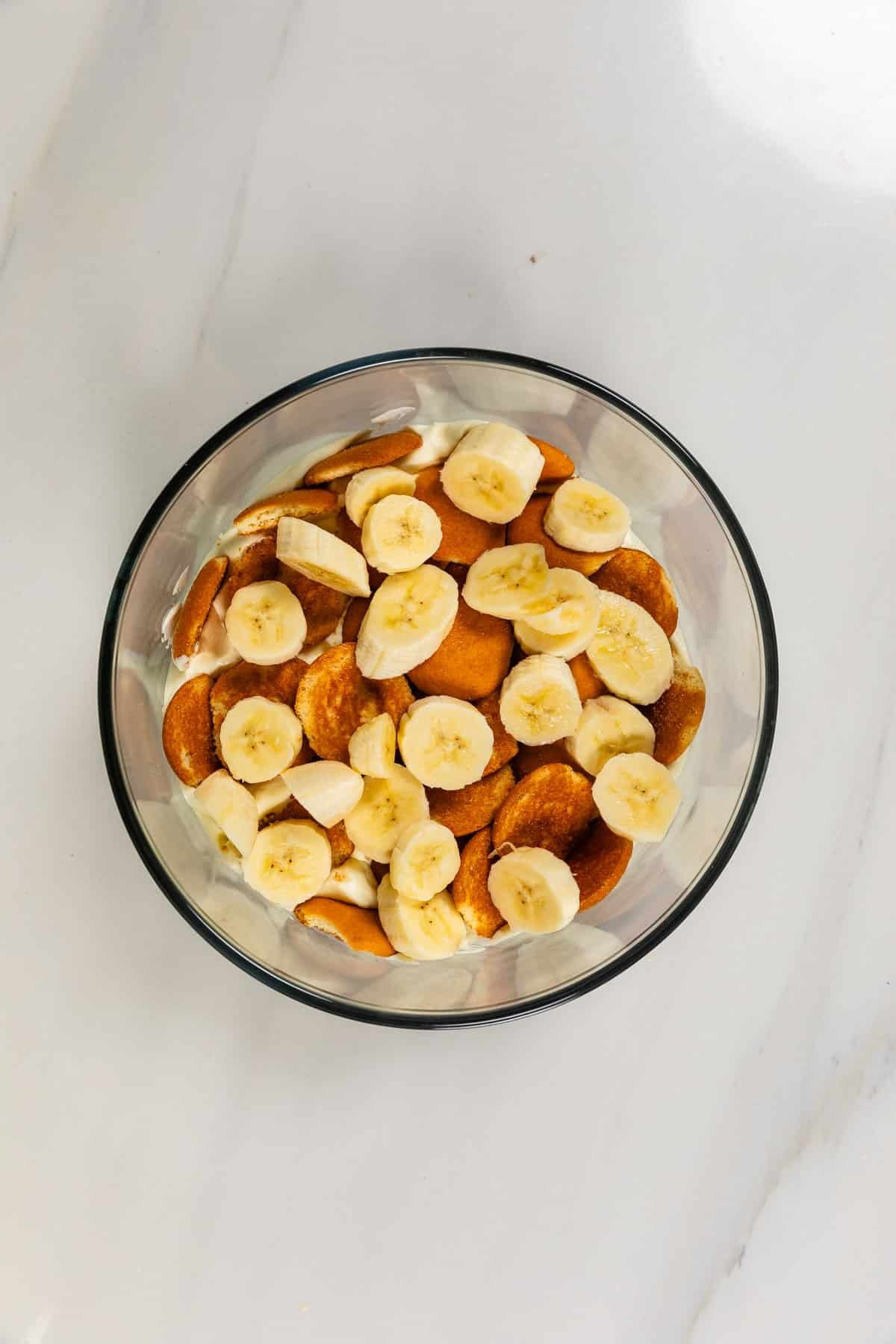 process shot of banana pudding being made.