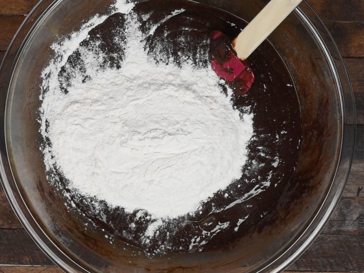 process shot of oreo brownies being made.