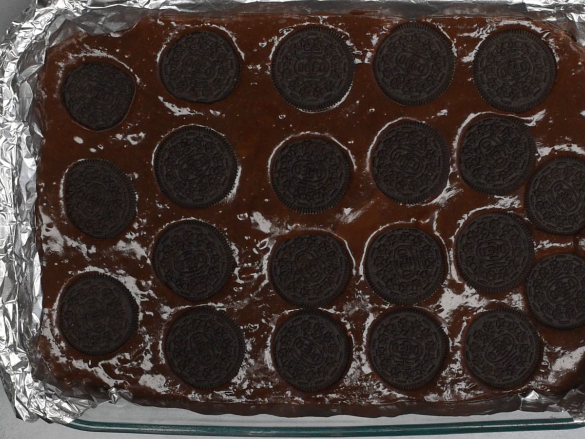 process shot of oreo brownies being made.