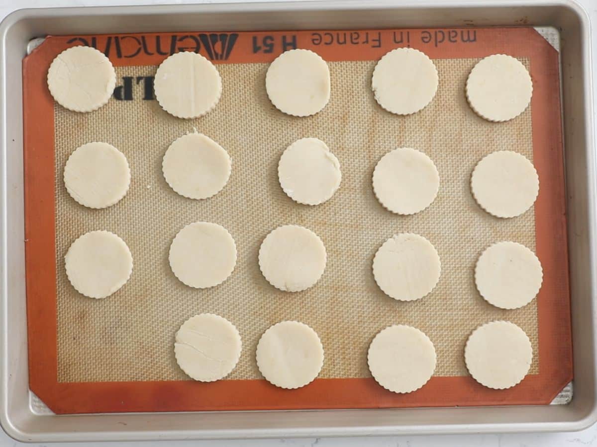 process shot of dulce de leche cookies baking made.